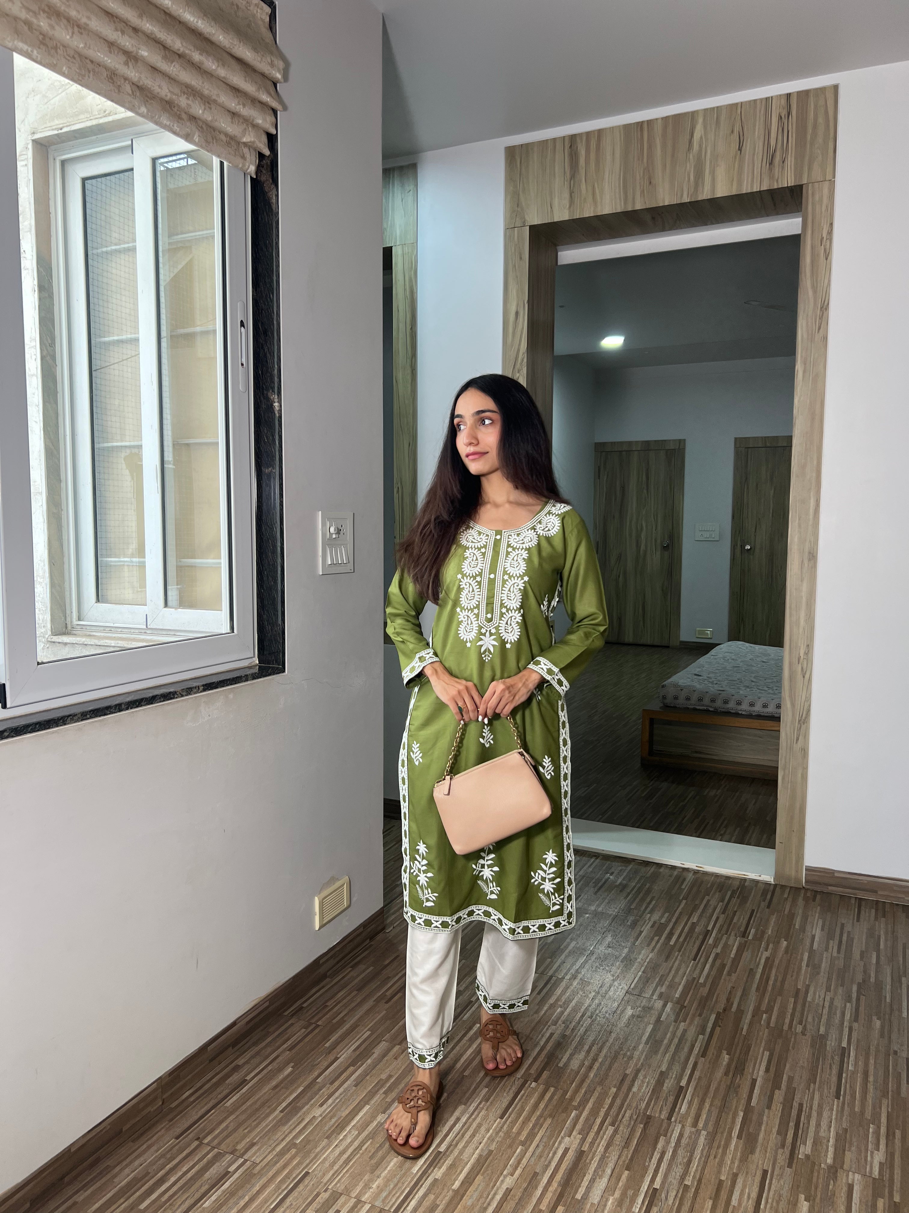 Husna Mehndi Women’s Chikankari Kurta & Pant – Festive Collection