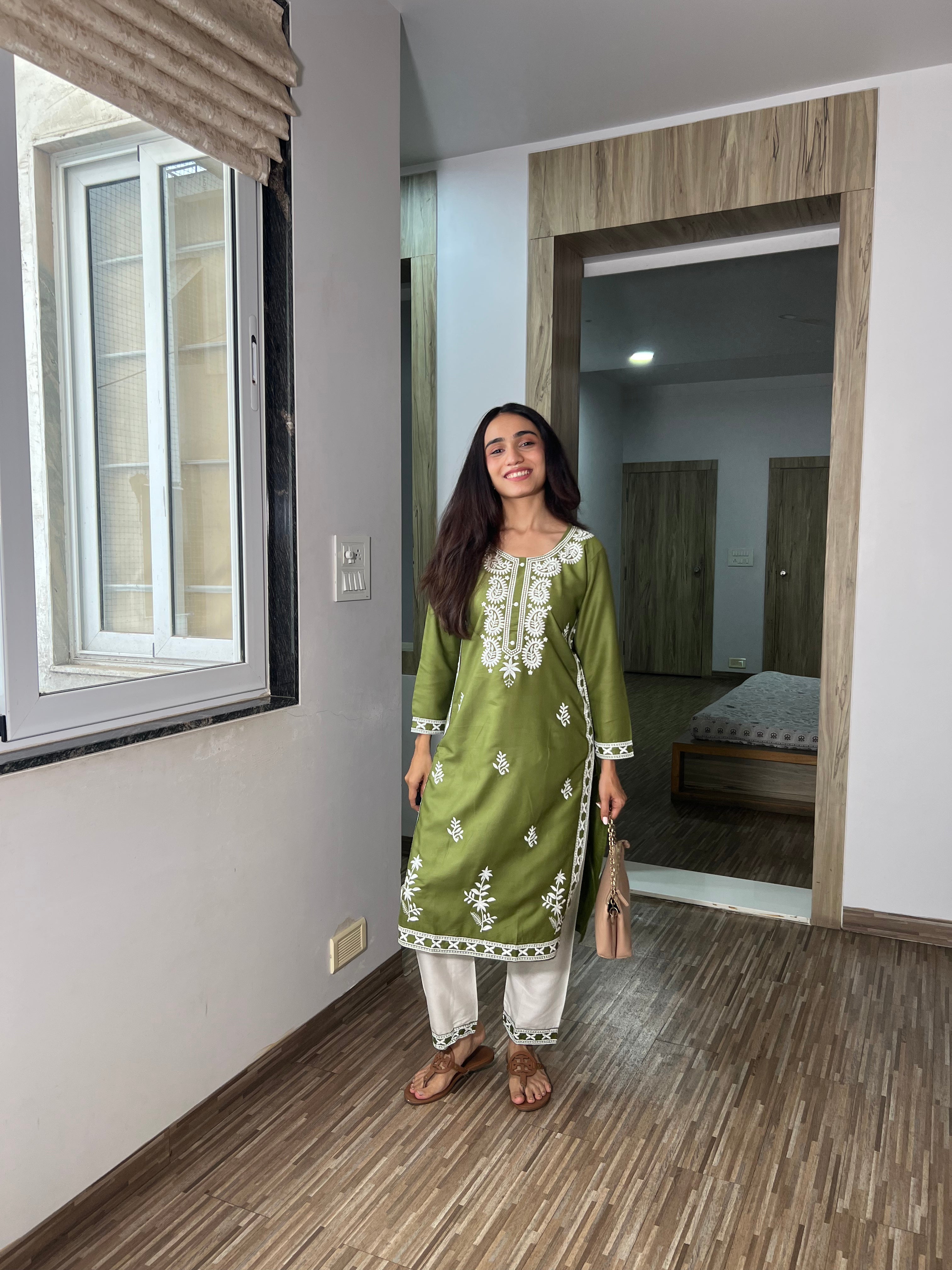 Husna Mehndi Women’s Chikankari Kurta & Pant – Festive Collection